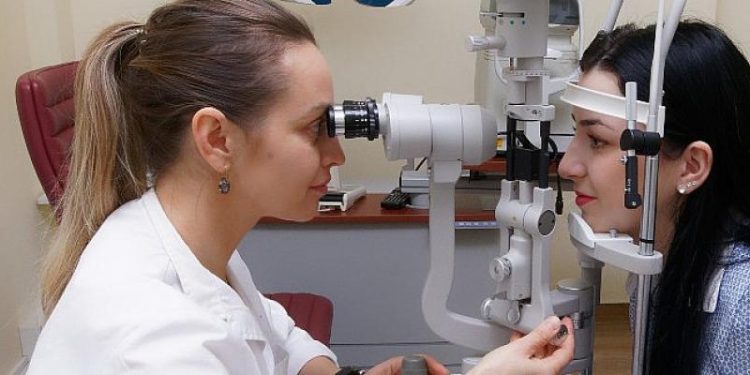 Türk Oftalmoloji Derneği, COVID-19 döneminde göz doktorlarının eğitimine odaklandı