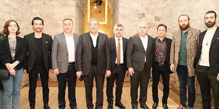 2. Yeditepe Bienali sanatsever ünlüleri ağırladı