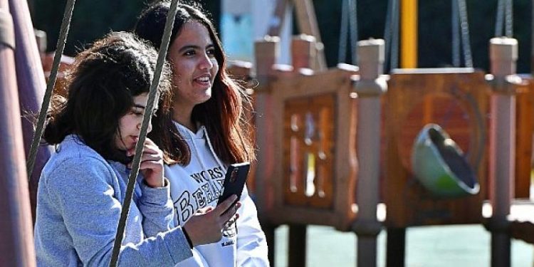 Aktarma istasyonları da artık Wizmirnet kapsama alanında İzmir Büyükşehir Belediyesi’nin ücretsiz internet hizmeti yayılıyor
