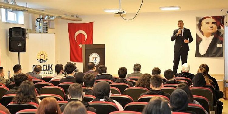 Başkan Sezer, Gölcük Fen Lisesi Öğrencileri İle Buluştu