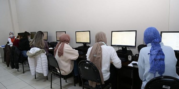 KO-MEK’te F klavye eğitimleri devam ediyor