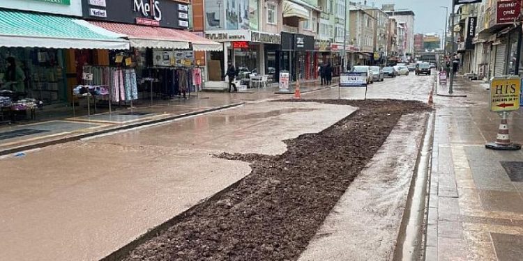Körfez Ağadere Caddesinde Altyapı Çalışmaları Tamamlandı