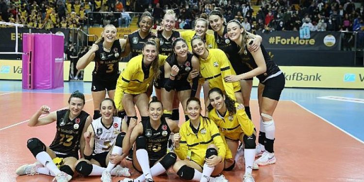 Lider VakıfBank kazanmaya devam ediyor