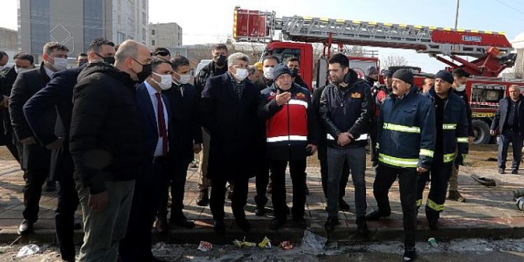 Vali Bilmez İş Yeri Yanan Esnafı Ziyaret Etti