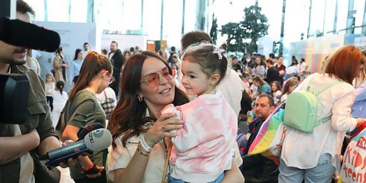 23 Nisan Çocuk Bayramı “Çocukların Festivali”nde Ünlü İsimlerin Katılımıyla Gerçekleşti