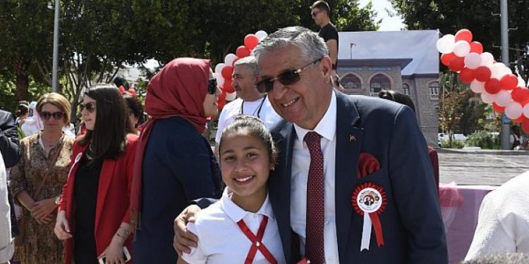 23 Nisan Ulusal Egemenlik ve Çocuk Bayramı Kutlu Olsun