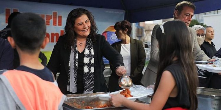 Başkan Çerçioğlu Vatandaşlarla İftar Sofralarında Buluşmaya Devam Ediyor