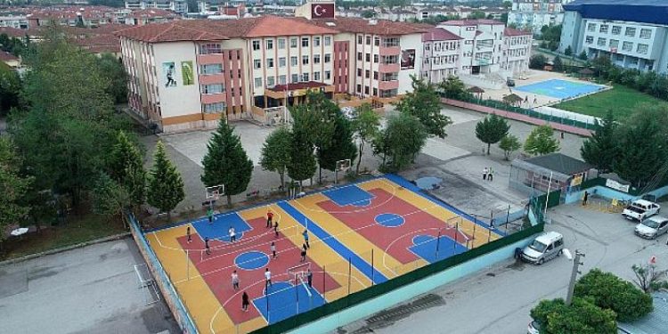 Büyükşehir 70 okula daha basketbol sahası yapacak
