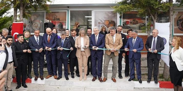 Hem Eğitim Mutfağı’nın açılış yapıldı hem de Gastronomi Akademisi’nin temeli atıldı