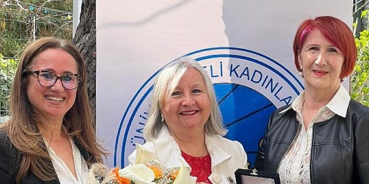Türk Üniversiteli Kadınlar Derneği İzmir Karşıyaka Şubesi, bu yılki “Yöresine Değer Katan Kadın” ödülüne, KİT-VAK Yönetim Kurulu Başkanı İklil Ulueren’i layık gördü.