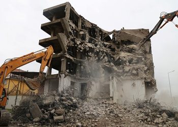 Bir yılda Kocaeli’de 100 bina yıkıldı