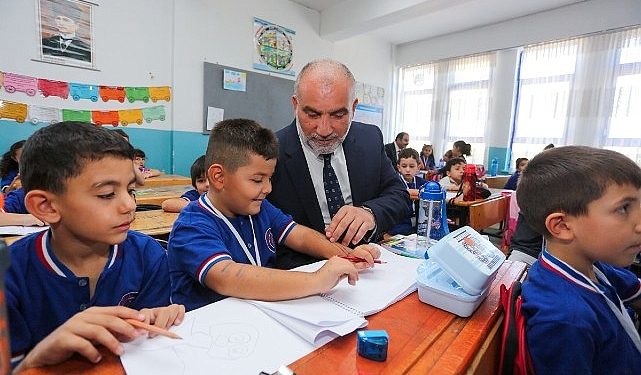 Canik Belediyesi’nden Öğrencilere Karne Hediyesi