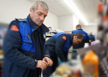 Gemlik Zabıtası market denetiminde