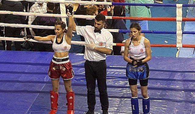 İzmirli Öğrenciler Madalyaya Doymuyor