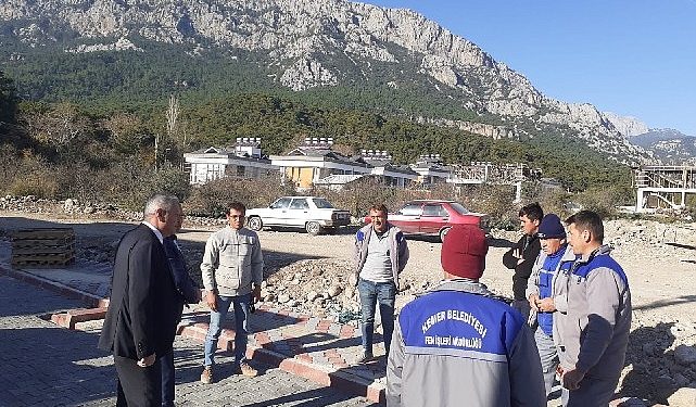 Kuzdere Mahallesi Ballıtaş Mevkii’nde yol ve kaldırım çalışmaları devam ediyor