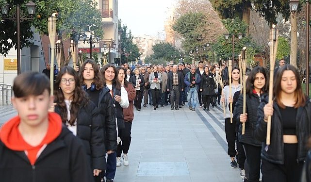 Uğur Mumcu Efes Selçuk’ta Meşalelerle Anıldı