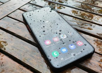 Samsung, iki yeni askeri sürüm telefonunu daha duyurdu